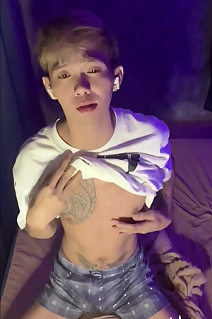 amateur twink (gay)